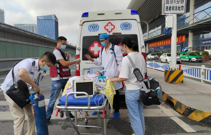 垫江县救护车出租公司